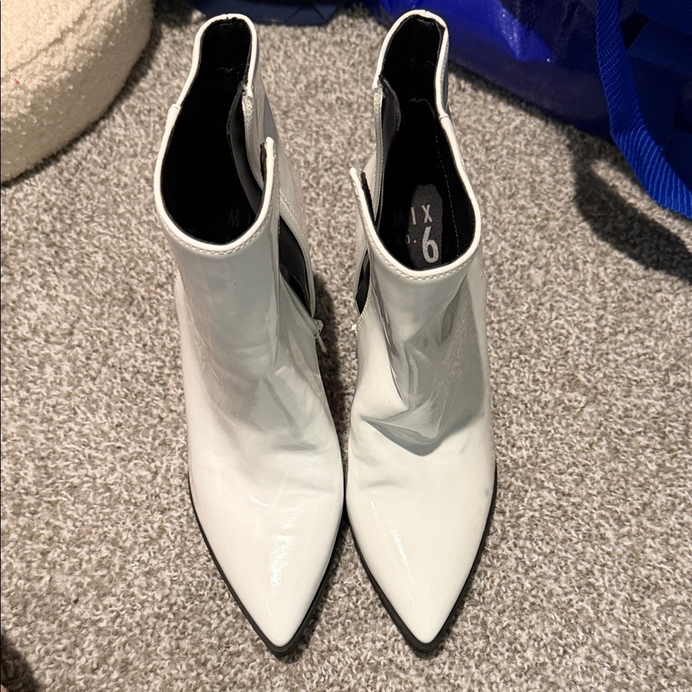 Mix No. 6 Patent Leather White Ankle Boot Heels WOMENS SIZE 8